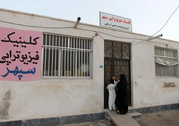 (تصاویر) حمیرا ریگی؛ اولین فرماندار زن بلوچ