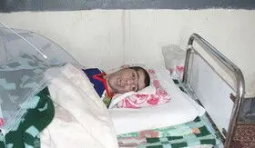 جوانی که به خاطر تیم استقلال فلج شد
