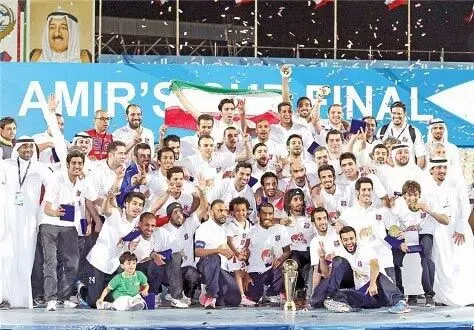 (تصوير) نکونام با پرچم ایران در جشن قهرمانی