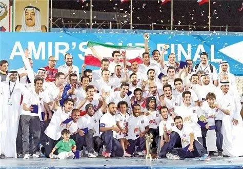 (تصوير) نکونام با پرچم ایران در جشن قهرمانی