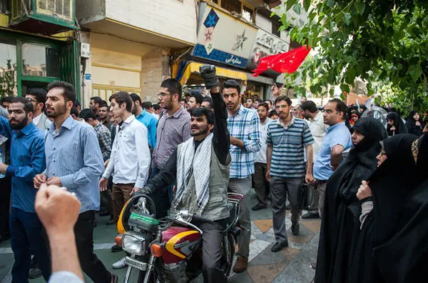 (تصاویر) تجمع بدون مجوز در میدان فاطمی