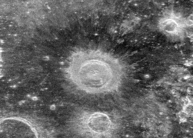 (تصاویر) زیر غبار ماه چه می‌گذرد؟