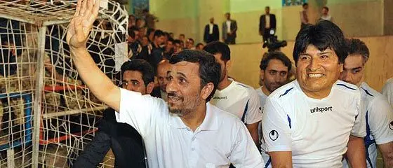 همبازی احمدی‌نژاد فوتبالیست حرفه‌ای شد!