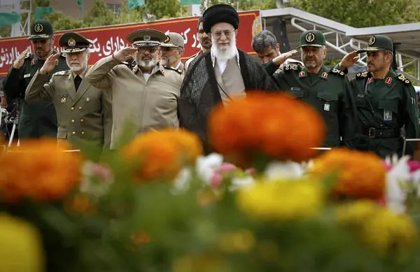 (تصاویر) رهبرانقلاب در دانشگاه امام‌حسین(ع)
