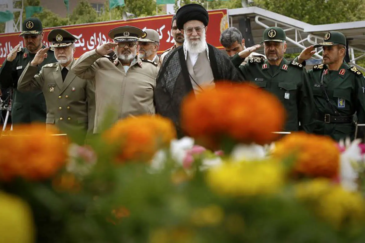 (تصاویر) رهبرانقلاب در دانشگاه امامحسین(ع)