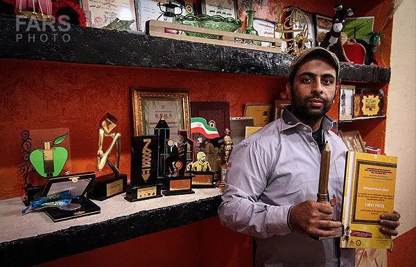 (تصاویر) کاریکاتوریست سبزی‌فروش شد!
