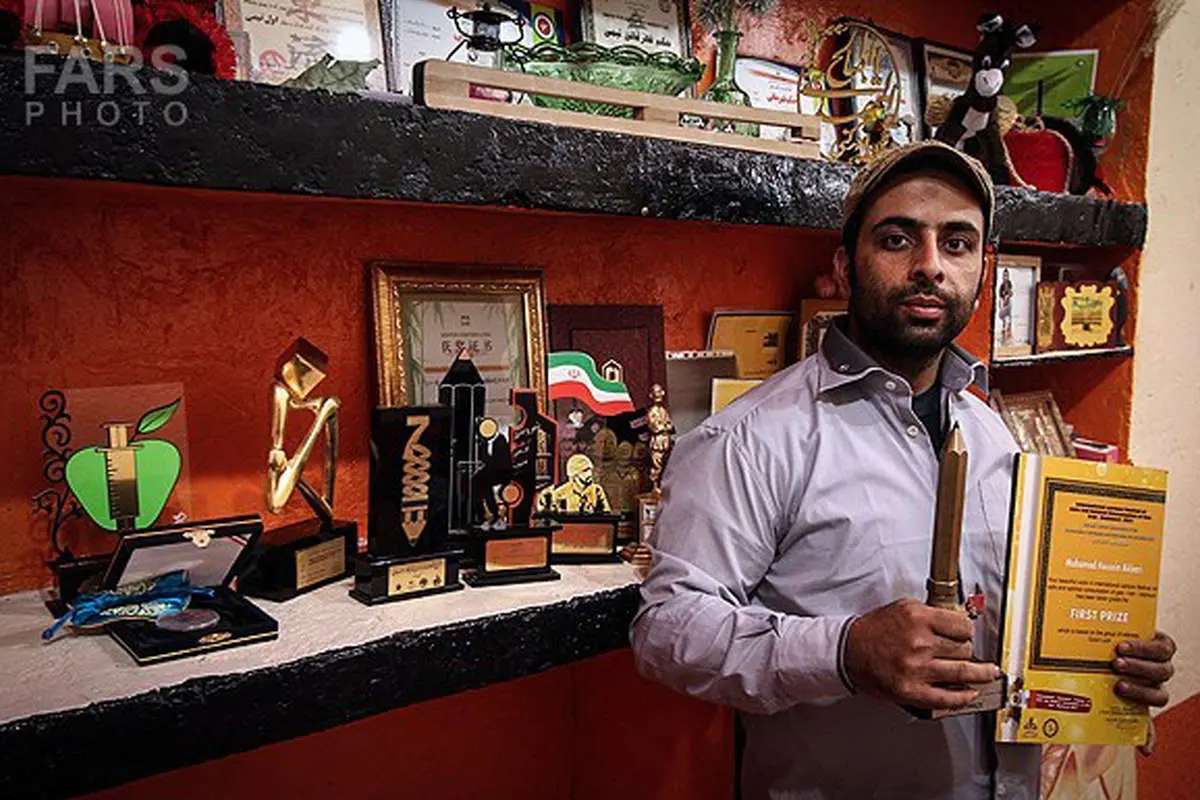 (تصاویر) کاریکاتوریست سبزیفروش شد!