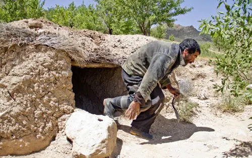 ماجرای مردی که 22 سال تنها در کوه زندگی می‌کند!