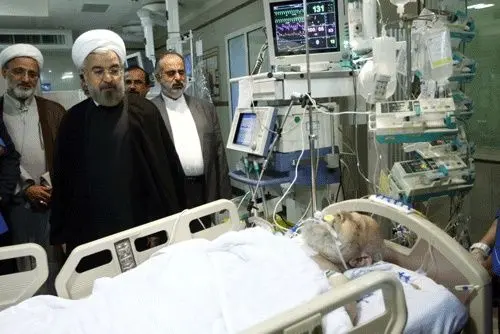 (تصاویر) عیادت روحانی از آیت الله مهدوی کنی