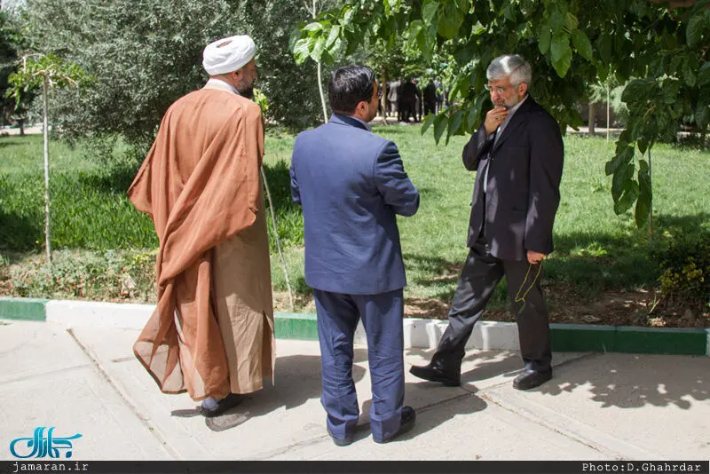 (تصویر) مرتضوی، رسایی و جلیلی در مرقد امام