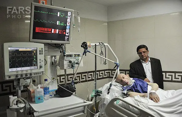 (تصاویر) محمدی گیلانی در بیمارستان