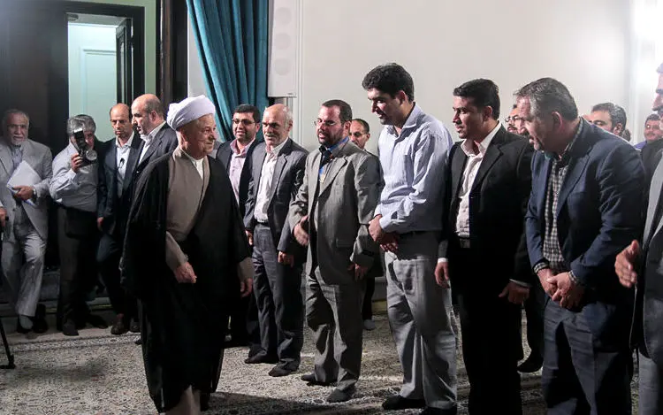 روز جنجالی در مجلس، طبیعت بهاری، دیدار با هاشمی، اجتماع بزرگ لبیک، حمایت از روزنامه‌نگاران زندانی و ...