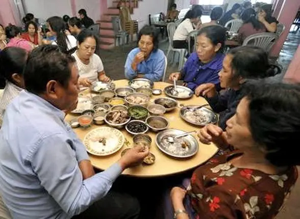 (تصاویر) زندگی مردی با 39 همسر، 94 فرزند و 33 نوه!