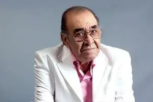 اشک‌های احسان خواجه‌ امیری در مراسم تشییع زنده‌یاد ایرج