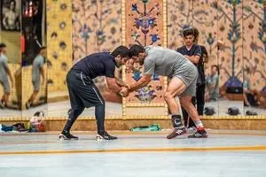 توصیه دبیر به قاسم‌پور: فقط نگاهش کن، بروم نماز بخوانم