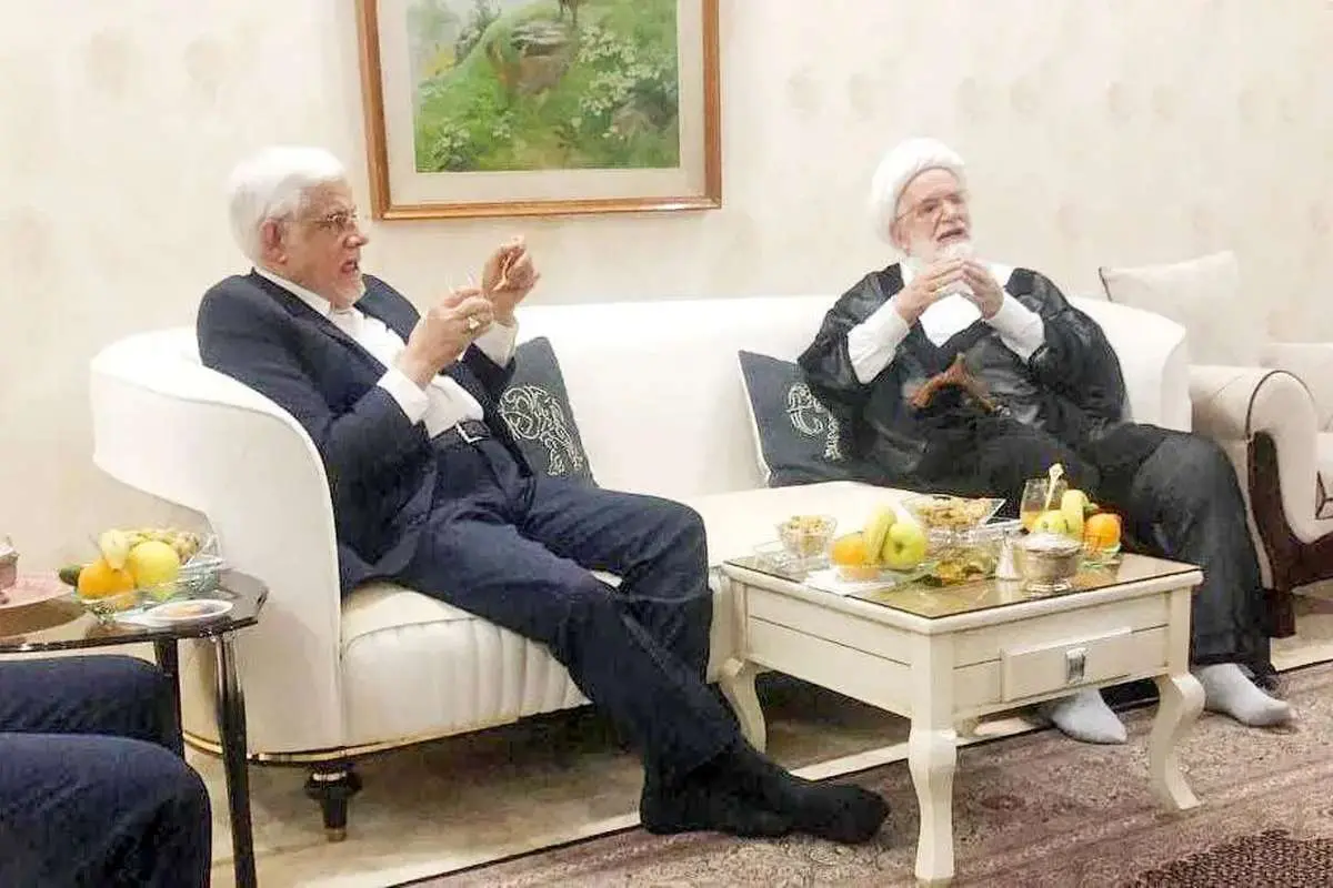 مهدی کروبی در دیدار با عارف: بی توجهی دولت به شعارها موجب ناامیدی مردم میشود