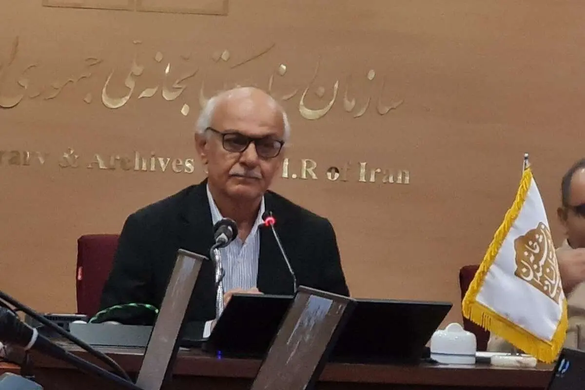 هاشم آقاجری: ۱۲۰ سال پس از مشروطه همچنان در تعلیق بین رعیت‌بودگی و شهروندی هستیم/ انقلاب ۵۷ محصول منطقی کودتای ۲۸ مرداد بود