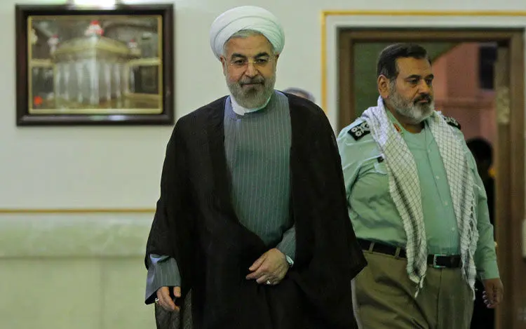 فریادهای اعتراض مقابل سازمان ملل، افطاری انجمن سینمایی، گریه‌های مردم مظلوم، قاتلان در انتظار تیرباران و ...