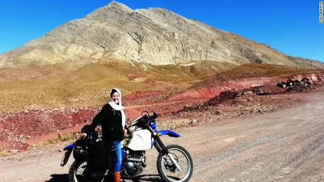 (تصاویر) زن انگلیسی که دو ماه ایران را با موتور گشت