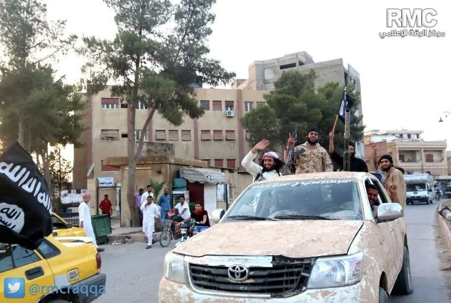(تصویر) پراید در دست داعش!