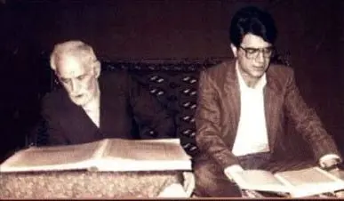 (فیلم) قرائت قرآن شجریان در مراسم ختم پدر