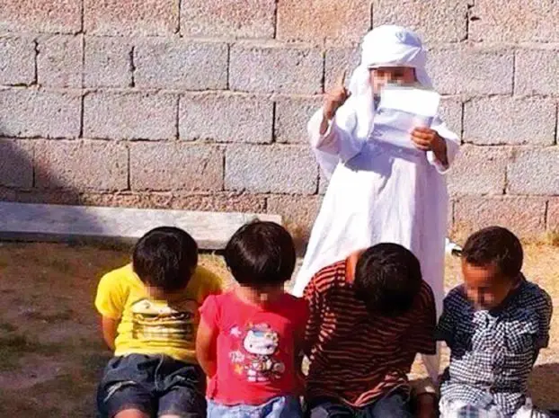 (تصویر) تقلید کودکان عربستانی از داعش!