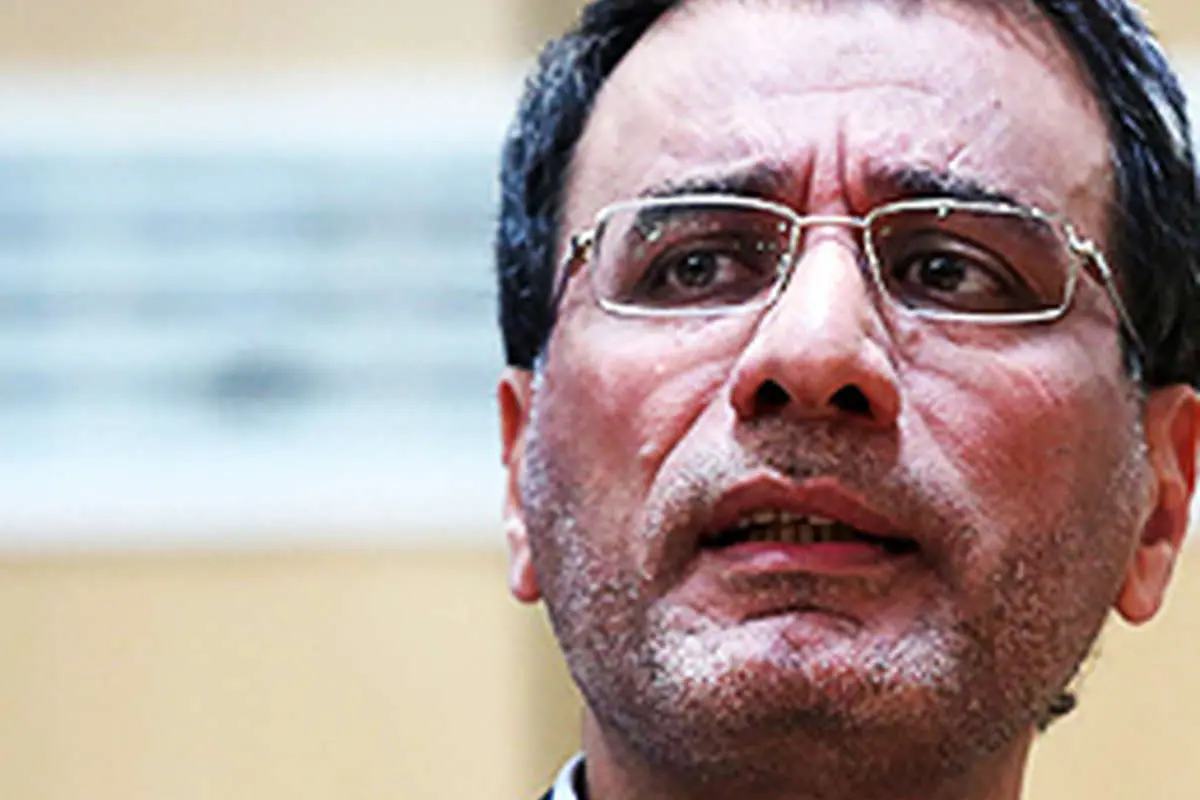 زیباکلام: کمیسیون آموزش باید استیضاح شود! / شوهانی: آقای وزیر مجلس 290 نماینده دارد!