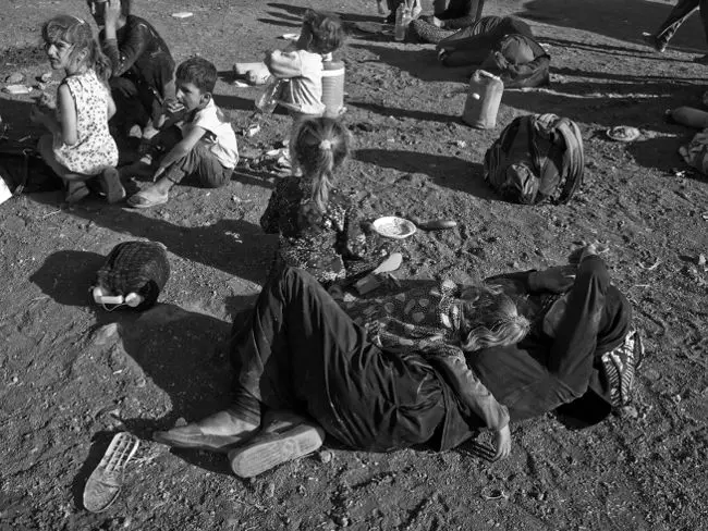 (تصاویر) تراژدی در سنجار؛ بالگرد امداد هم سقوط‌‌ کرد