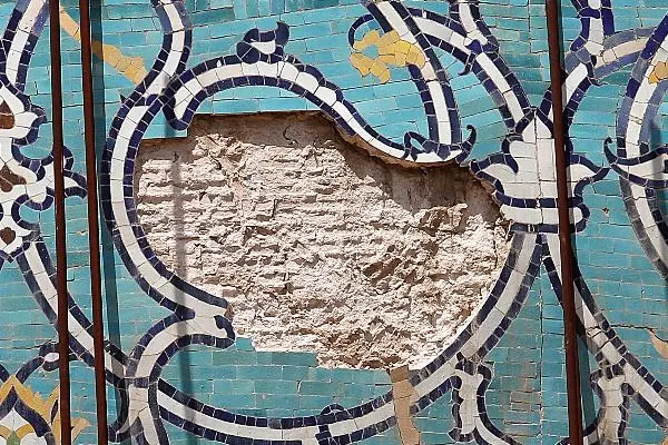 کاشی‌های گنبد مسجد امام اصفهان فرو ریخت
