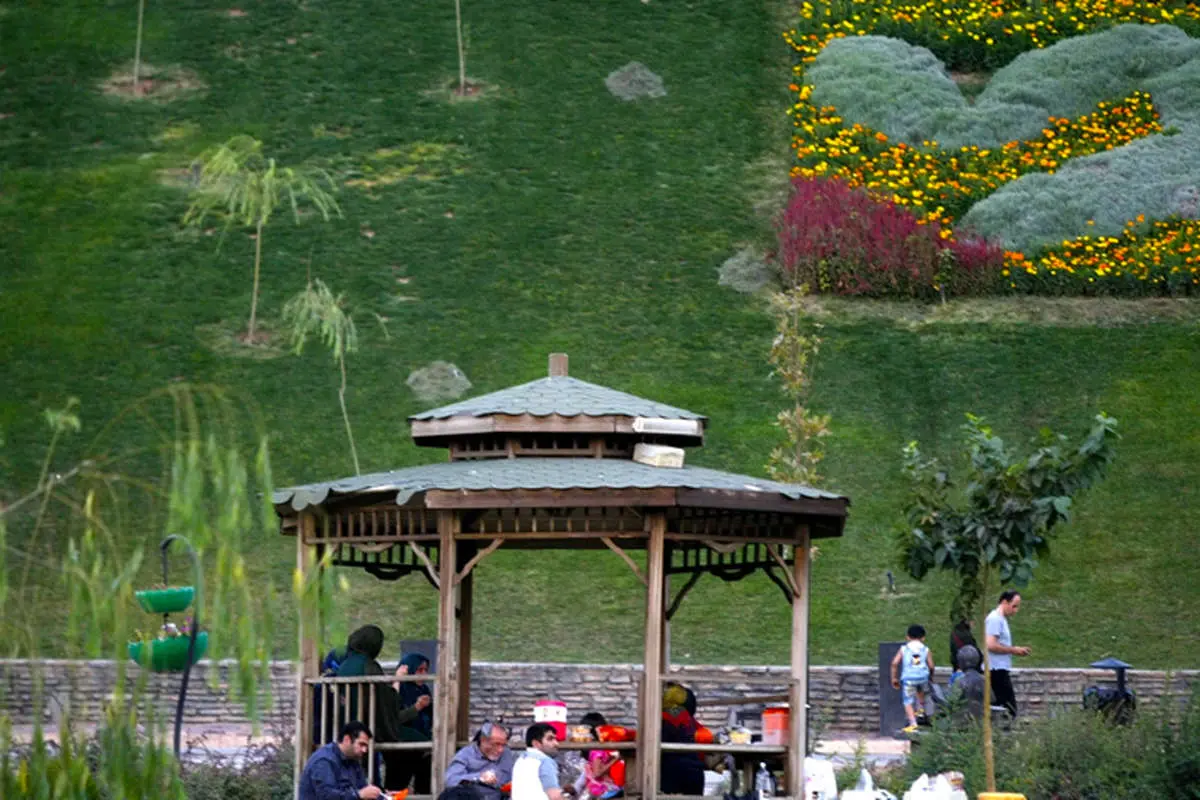 تعطیلات در تهران، گردشگران و مسافران، در حاشیه فوتبال، حمایت از بیماران سرطان با کنسرت، زندگی در غزه و ...