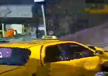 (فیلم) تصادف وحشتناک اتوبوس با عابرین
