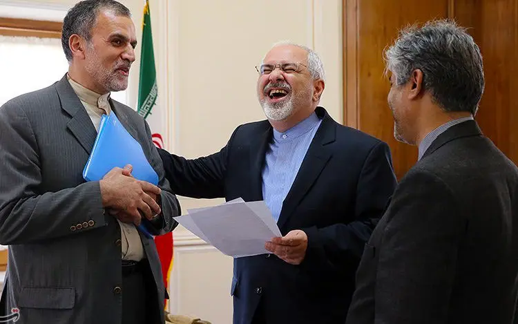 خنده ظریف، وداع با یک ورزشکار، بحران آب، یک تجربه، در ساحل دریا، اجرای سقوط، تیرباران، اعدام متجاوزان و ...