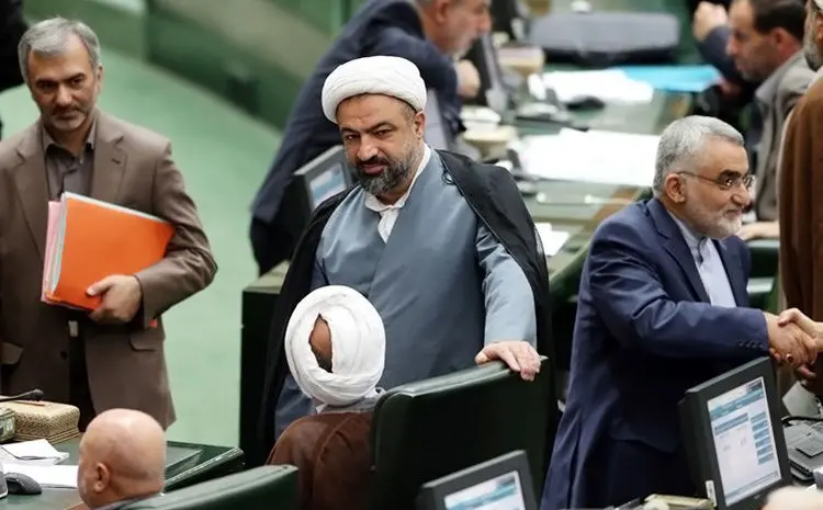 حاشیه استیضاح، استقبال مردم اردبیل از روحانی، تجمع هنرمندان و ورزشکاران، امدادرسانی به منطقه زلزله‌زده و ...