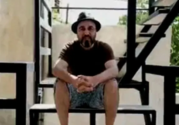 (فیلم) رضا عطاران هم یک سطل آب یخ روی سرش خالی کرد!