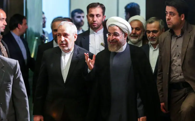 حاضران در مجمع تشخیص، چهره خندان روحانی، نهال‌کاری لاریجانی، جاذبه گردشگری در مانیل، غزه زیر آتش و ...