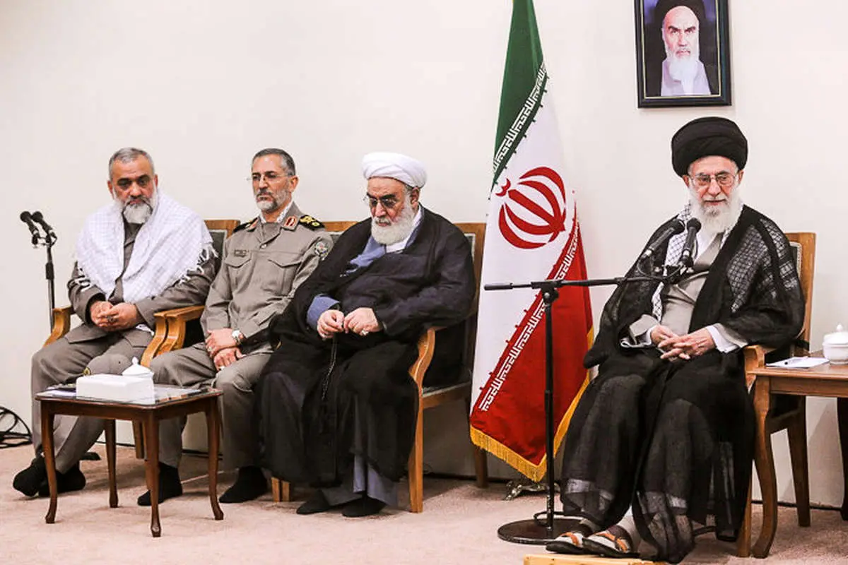 دیدار با مقام معظم رهبری، تشییع شهید، شبنشینی در پارکها، قلیانکشی جوانان، دیدار پرسپولیس و ...