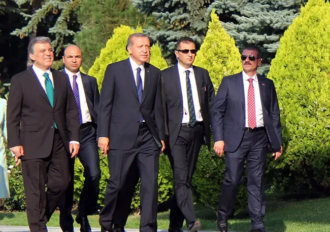 (تصاویر) اردوغان، عبدالله‌گل را بدرقه کرد