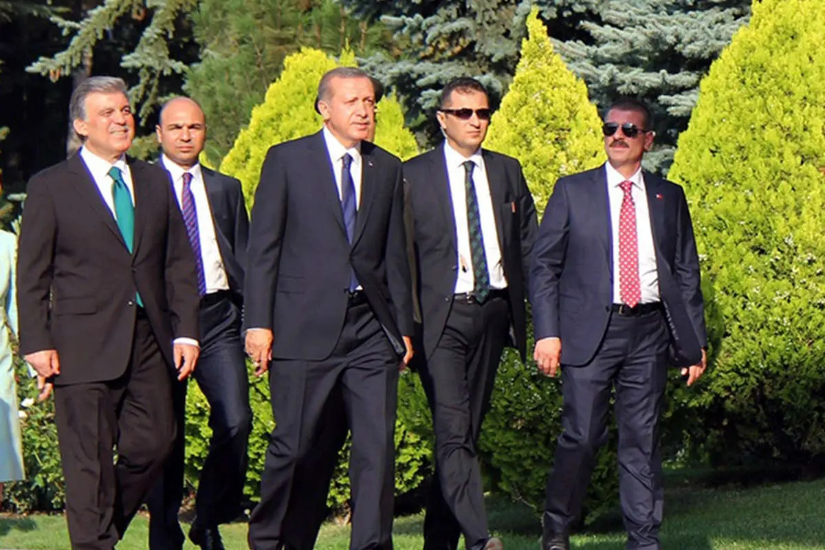 (تصاویر) اردوغان، عبداللهگل را بدرقه کرد
