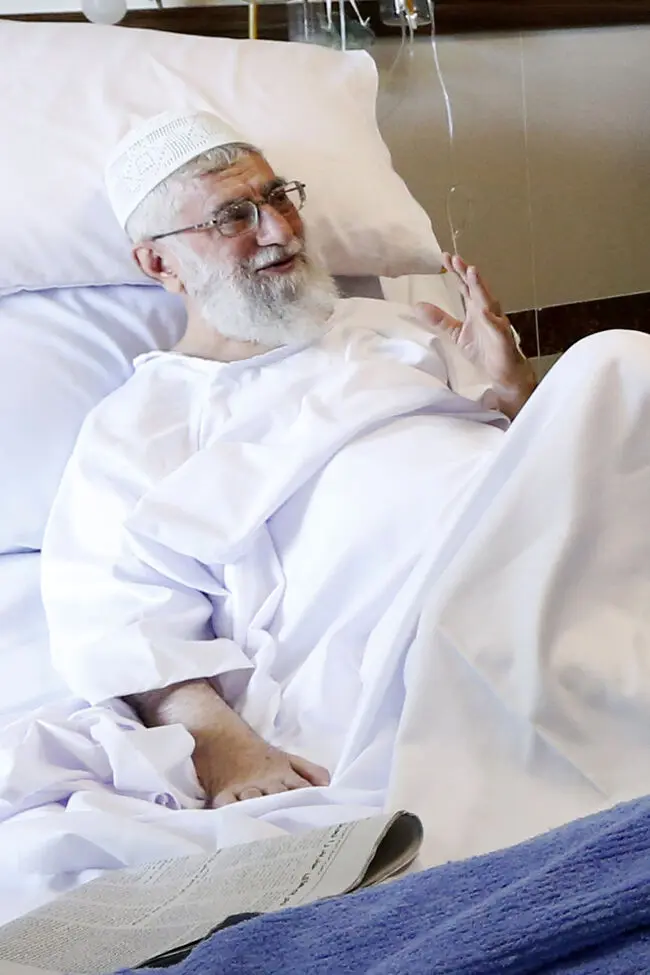 (تصاویر) دومین روز بستری رهبرمعظم انقلاب