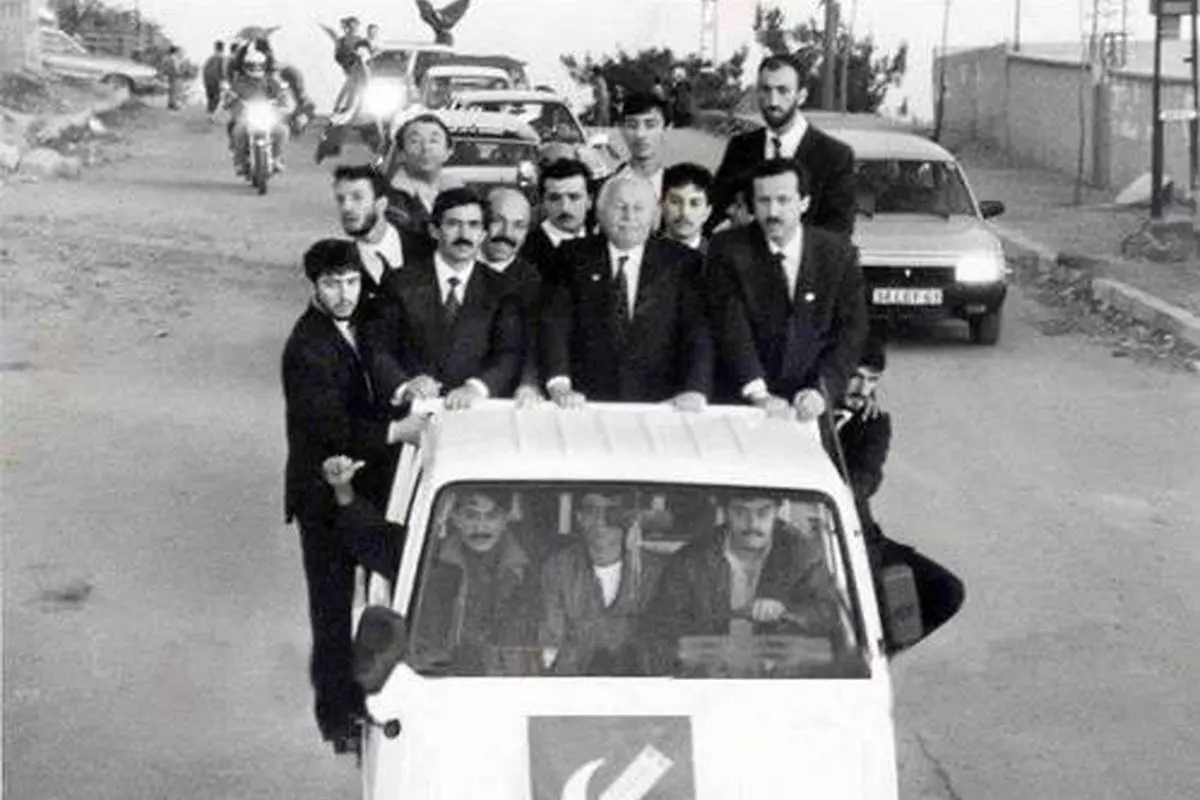 (تصویر) یک وانت پر از مقام عالیرتبه!