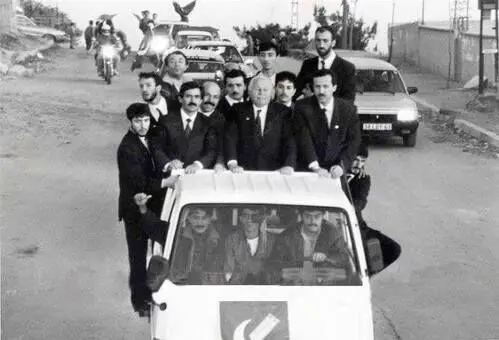 (تصویر) یک وانت پر از مقام عالیرتبه!