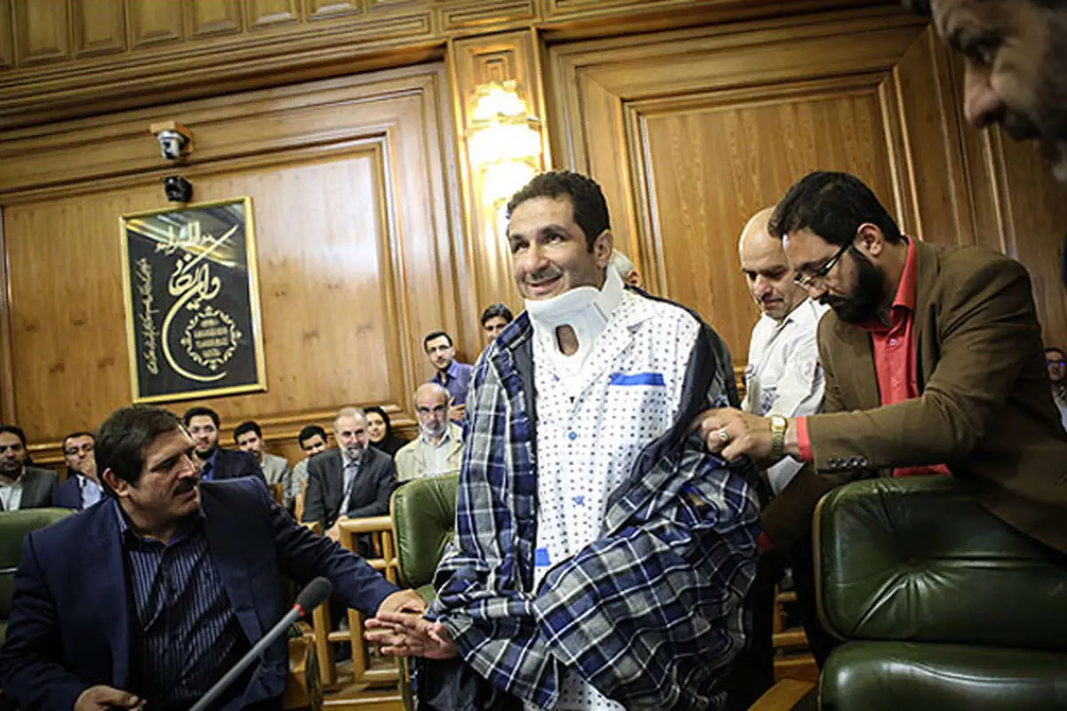 (تصاویر) بازگشت چمران به صندلی ریاست