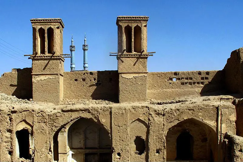 (تصاویر) شهرِ بادگیرها؛ در معرضِ ویرانی