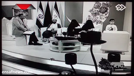 (تصاویر) پوشش نامرسوم دو زن در تلویزیون