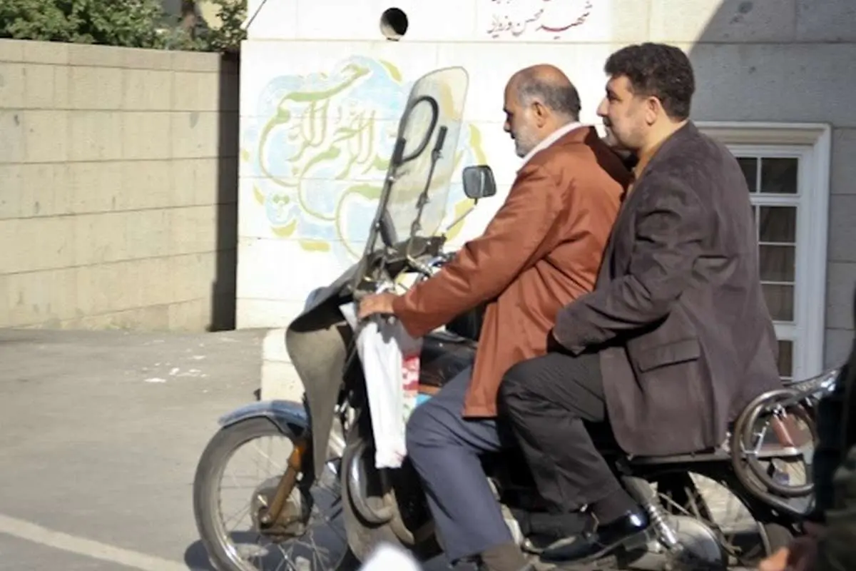 (تصویر) سعید حدادیان و اللهکرم سوار موتور در راه همایش وحدت