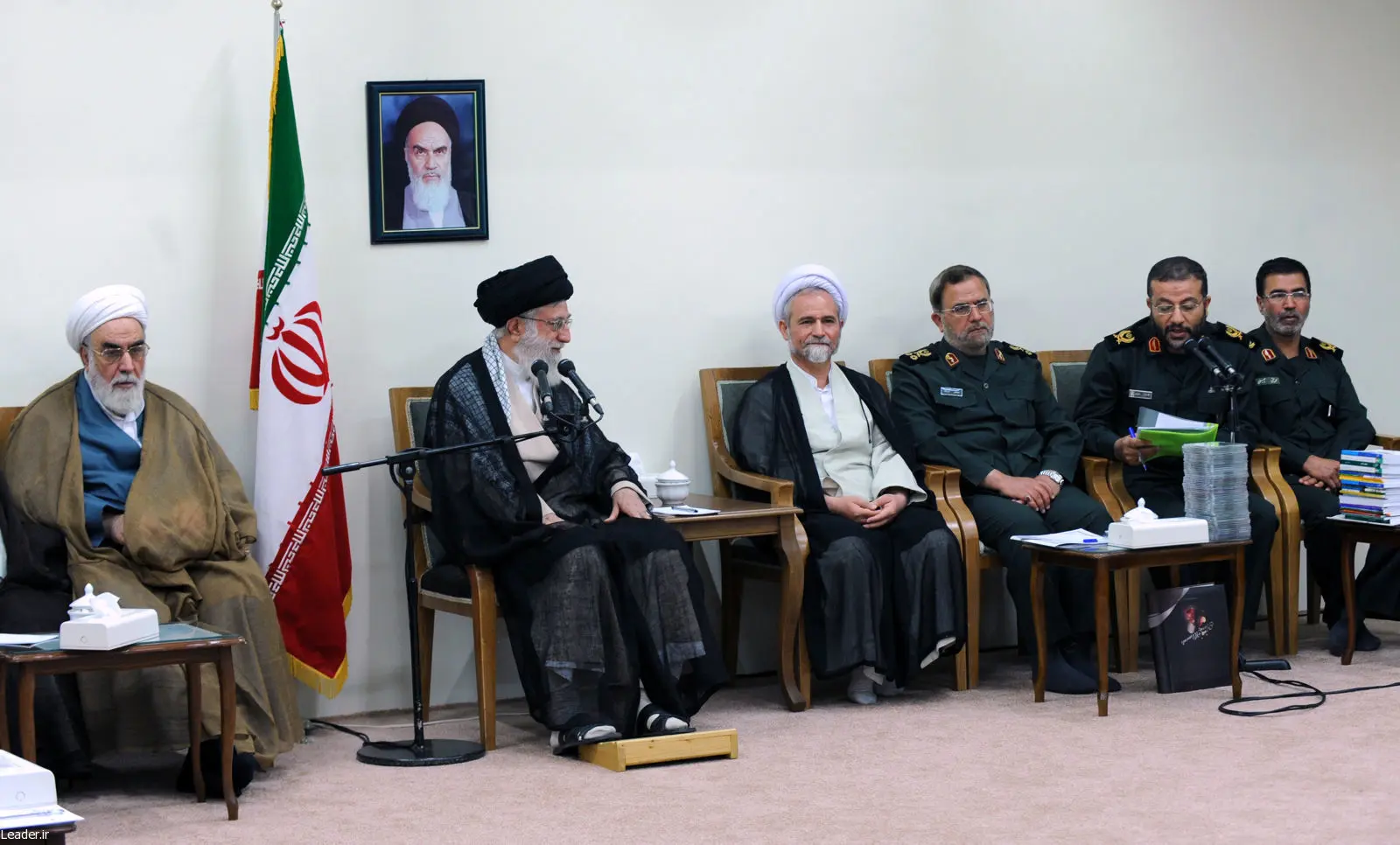(تصاویر) دیدار عوامل کنگره شهدای نجف‌آباد با رهبر انقلاب