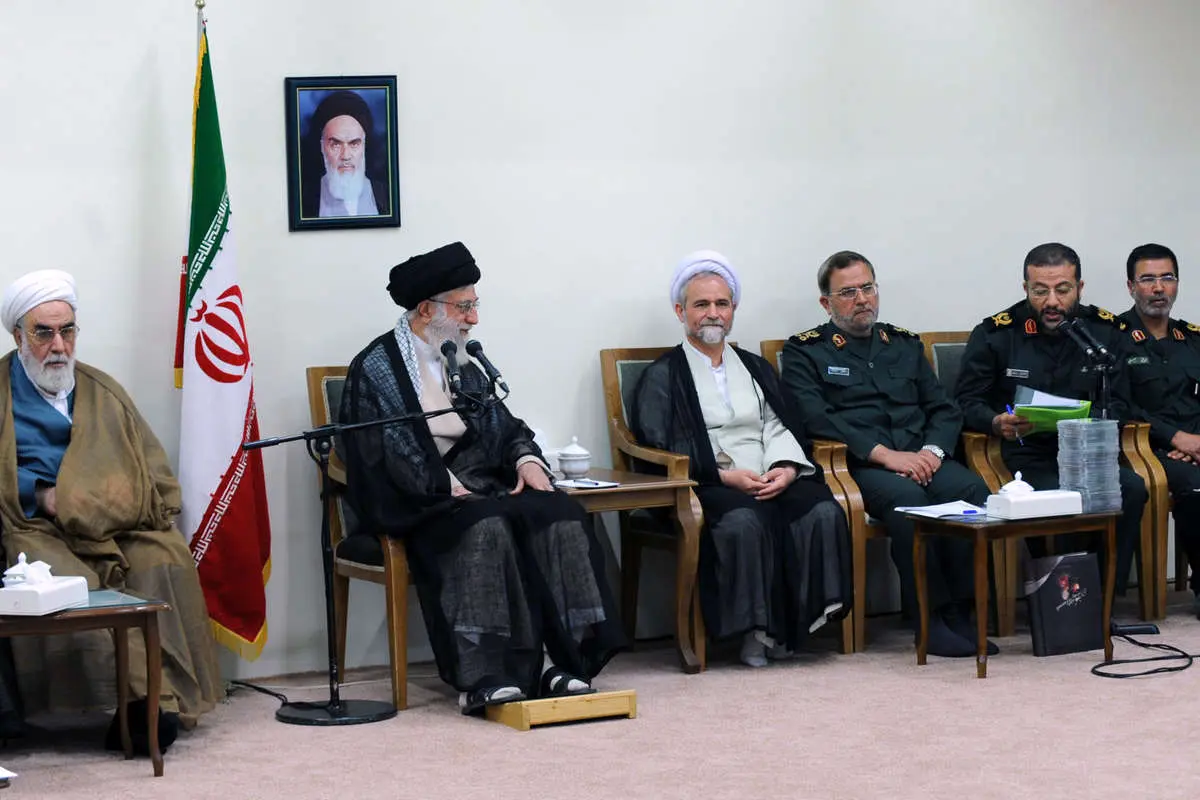(تصاویر) دیدار عوامل کنگره شهدای نجفآباد با رهبر انقلاب