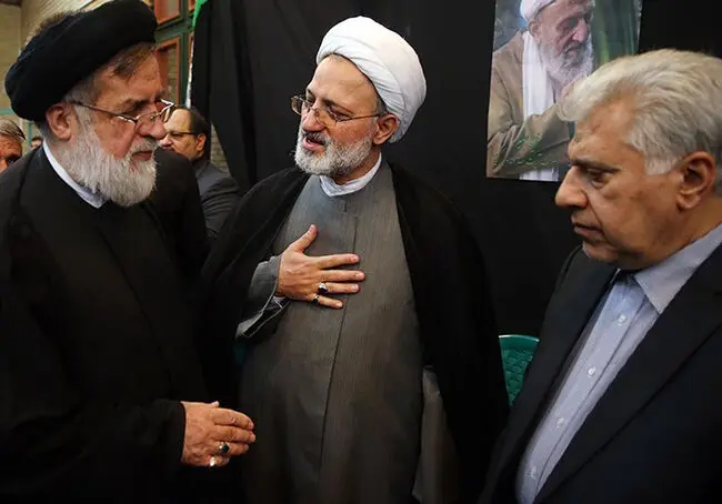 (تصاویر) وداع دانشجویان با آیت‌الله مهدوی‌کنی