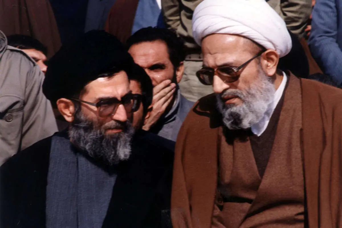 (تصاویر) آیتاللهمهدویکنی در کنار رهبرانقلاب