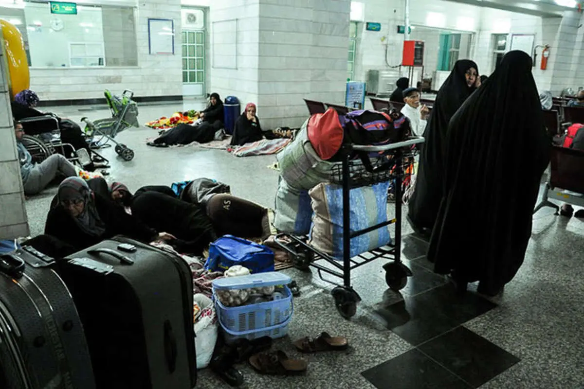 (تصاویر) سرگردانی مسافران قطار تهران-اهواز